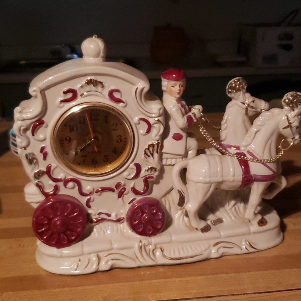 Horse-Drawn Carriage Clock